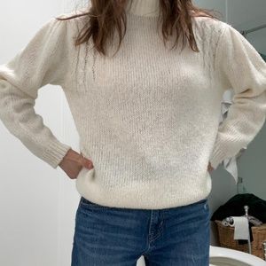 Vintage White/Cream Oversized Turtleneck Sweater